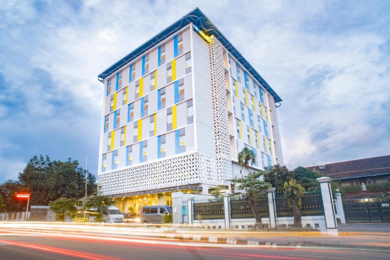 Hotel Citradream Tugu Yogyakarta Exterior photo