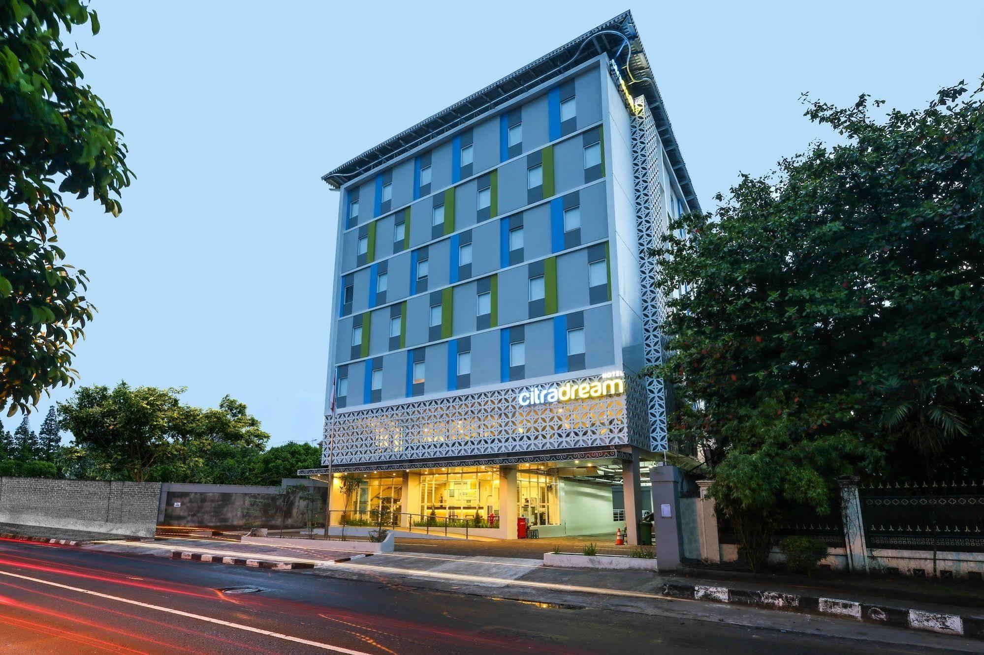 Hotel Citradream Tugu Yogyakarta Exterior photo